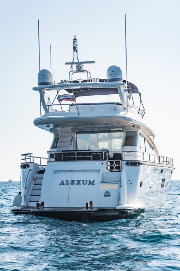 Яхта ALEXUM